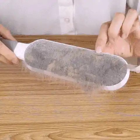 Self-Cleaning Lint Remover