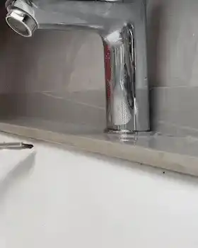 Cleaning brush in action